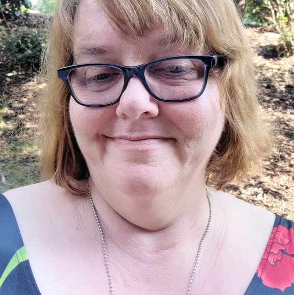 Meet your Posher, Raejean - Picture 2 of 2